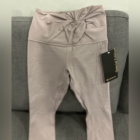 BNWT Lulu Align special edition leggings - Picture 5 of 6